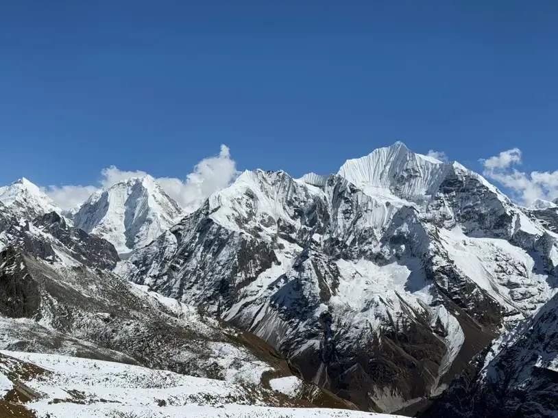 Agency guide on avoiding altitude sickness during the Everest trek
