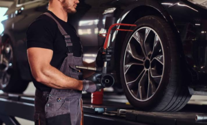 When a Tire Problem Strikes: Practical Ways to Handle Roadside Trouble in San Diego